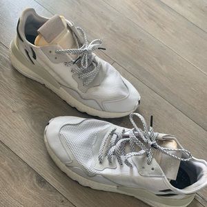 Mens adidas casual white sneaker size 12